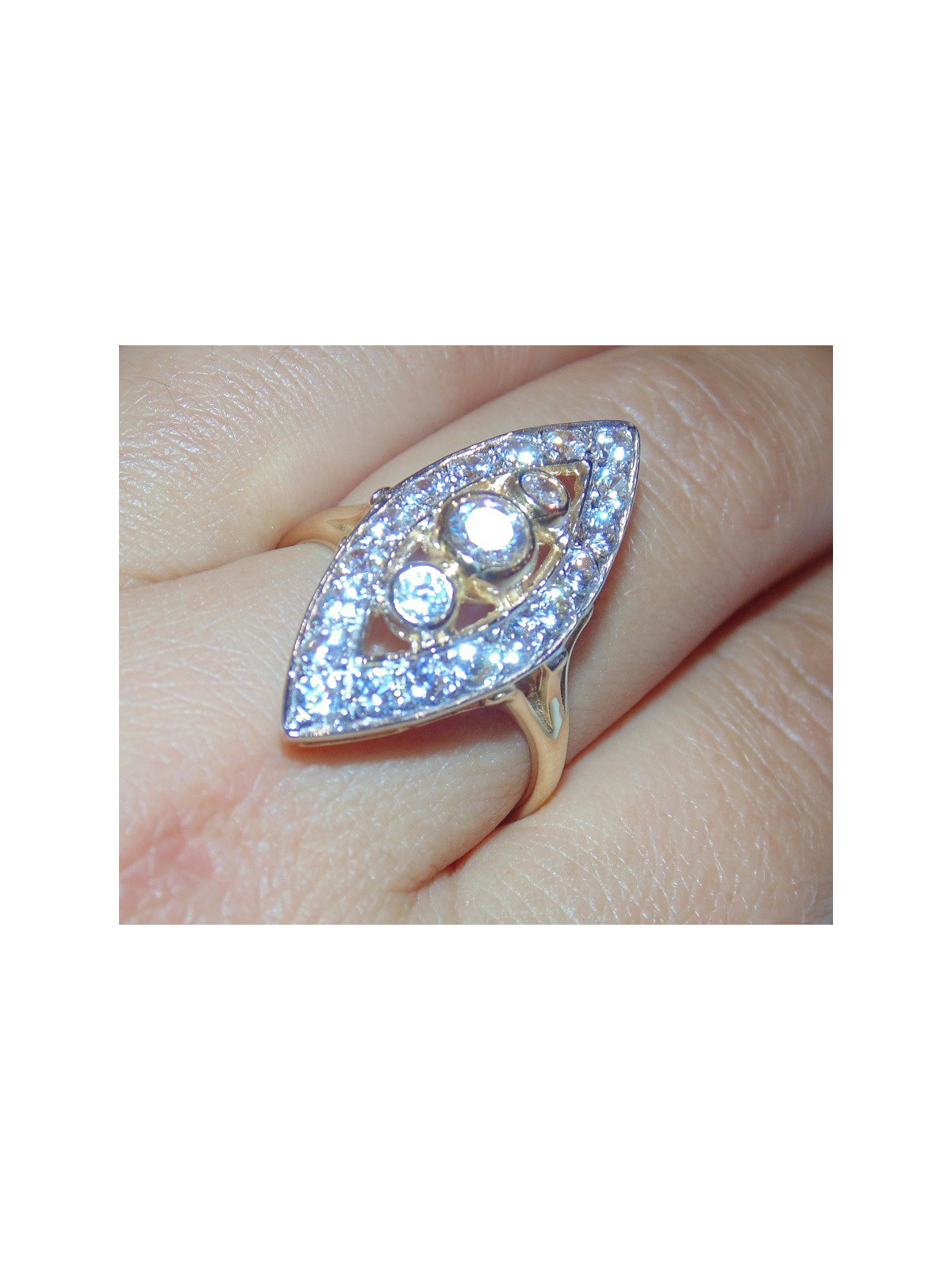 Bague Marquise Oxydes de Zirconium Or 18 Carats