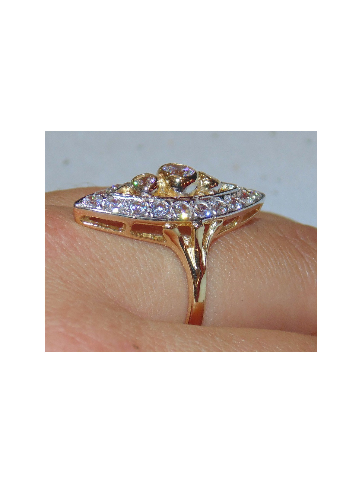 Bague Marquise Oxydes de Zirconium Or 18 Carats