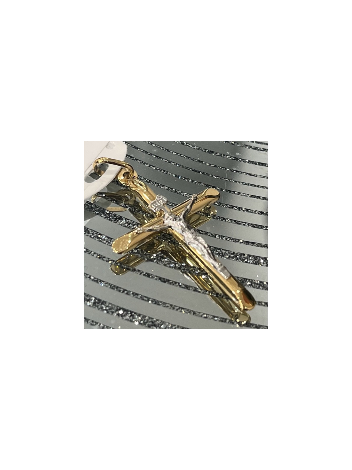 Pendentif croix Jesus 